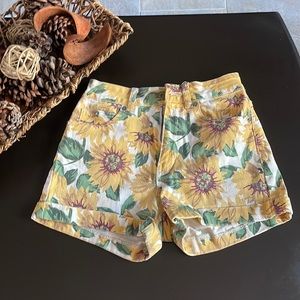 Bullhead high waisted sunflower mom short